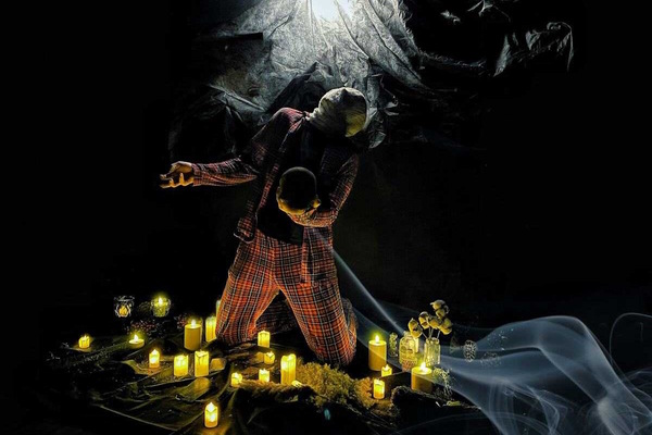 Фотография перформанса «Эксперимент: сделка с демоном»